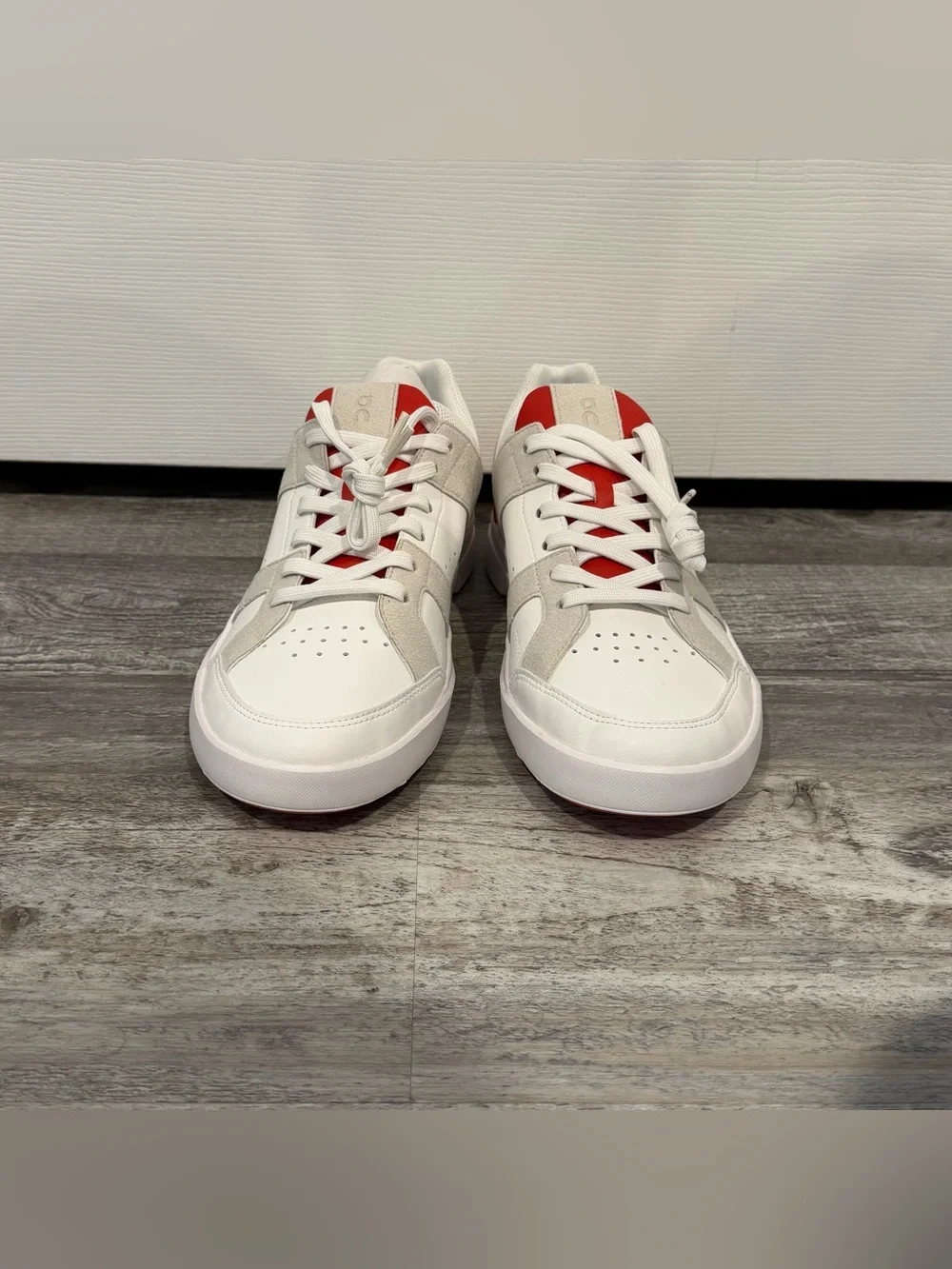 On NWB Roger Clubhouse Tennis Shoe, men’s 8.5
